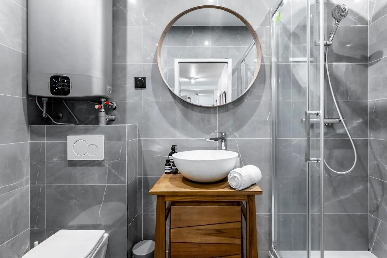 Best Stay Jeuneurs Paris France