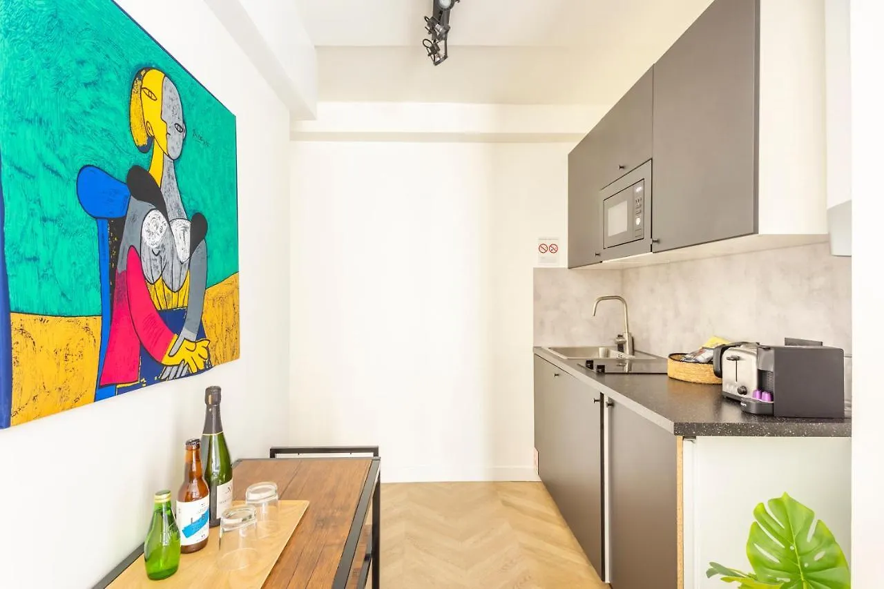 Best Stay Jeuneurs Paris France