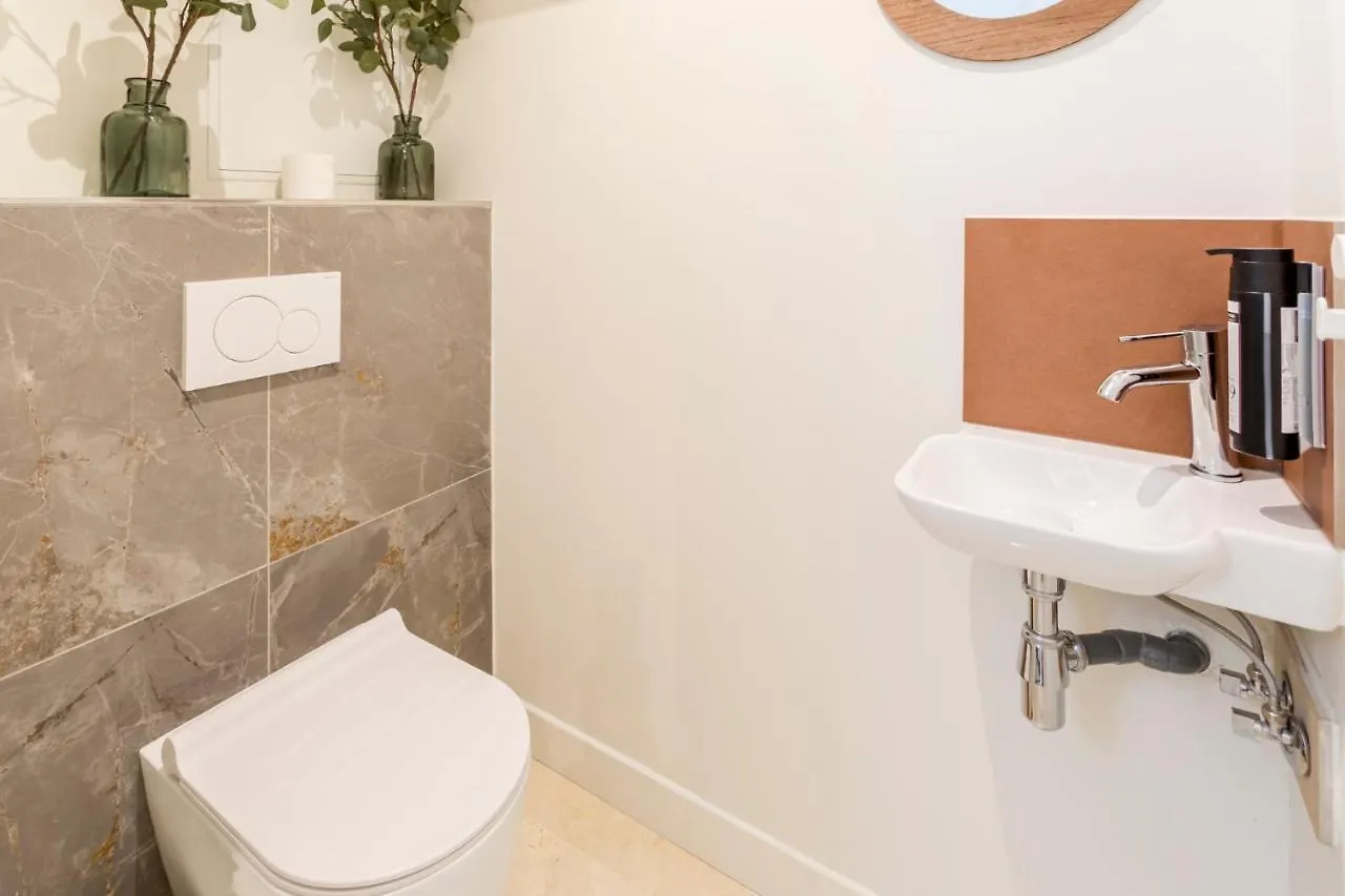 Best Stay Jeuneurs Paris France